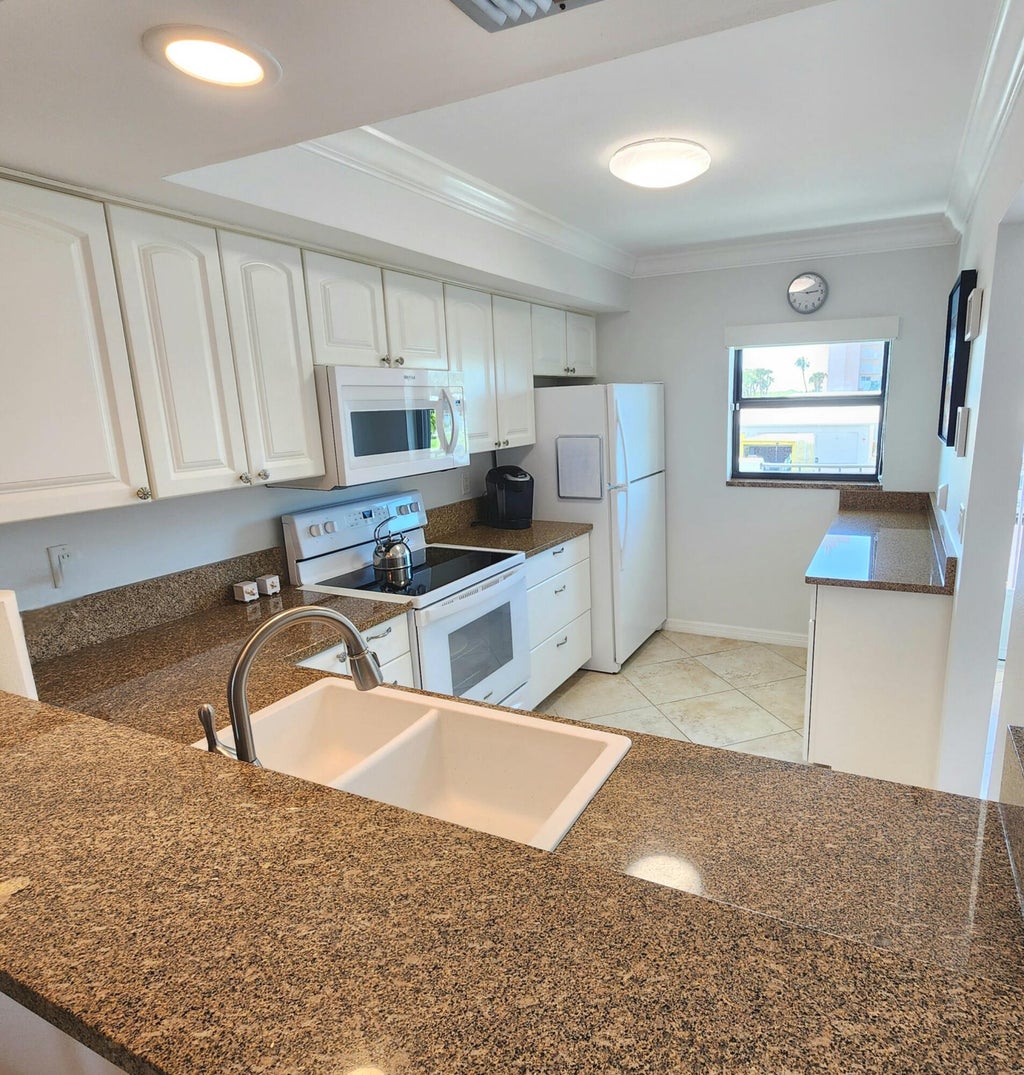 5151 N Highway A1a #213, Hutchinson Island