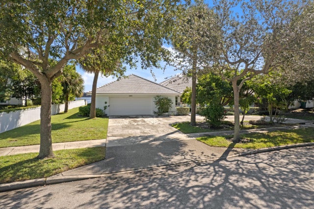 3 of 10 - 2002 Notre Dame Drive, Lake Worth Beach, FL