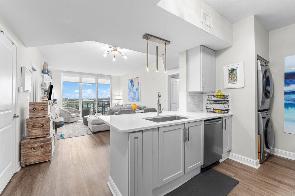 350 N Federal Hwy #913, Boynton Beach