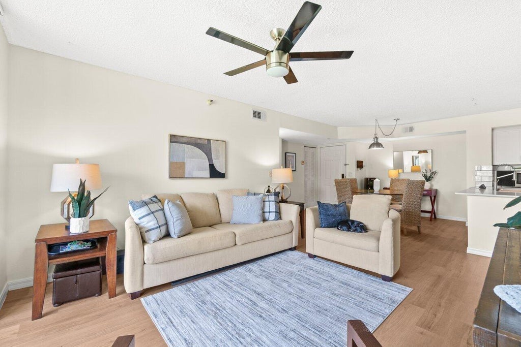 127 Yacht Club Way #206, Hypoluxo