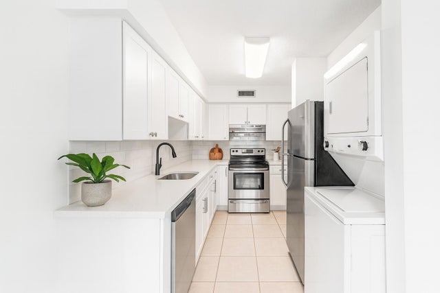 1 of 43 - 13924 Via Flora #d, Delray Beach, FL
