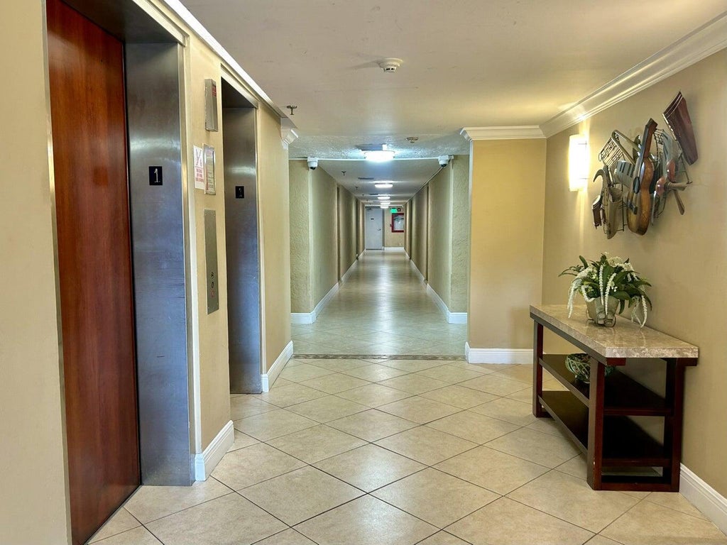 9235 Sw 8th St #114, Boca Raton