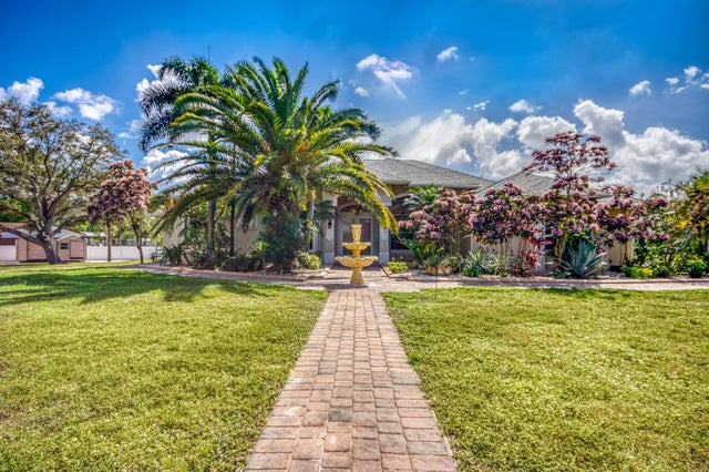 1 of 43 - 7260 Grapeview Boulevard, The Acreage, FL