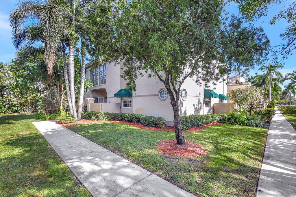6569 Via Regina #6569, Boca Raton