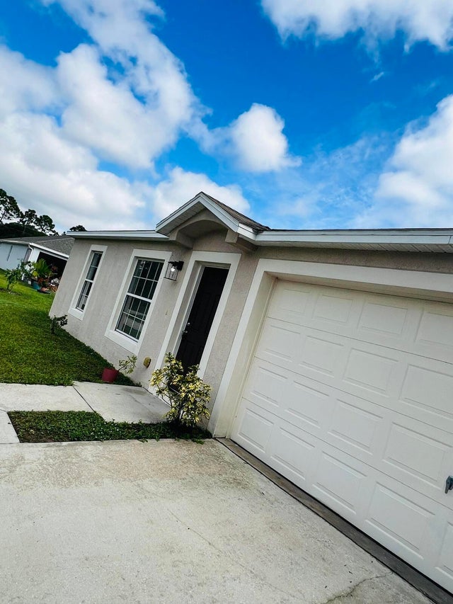 2 of 30 - 915 Braganza Avenue Se, Palm Bay, FL