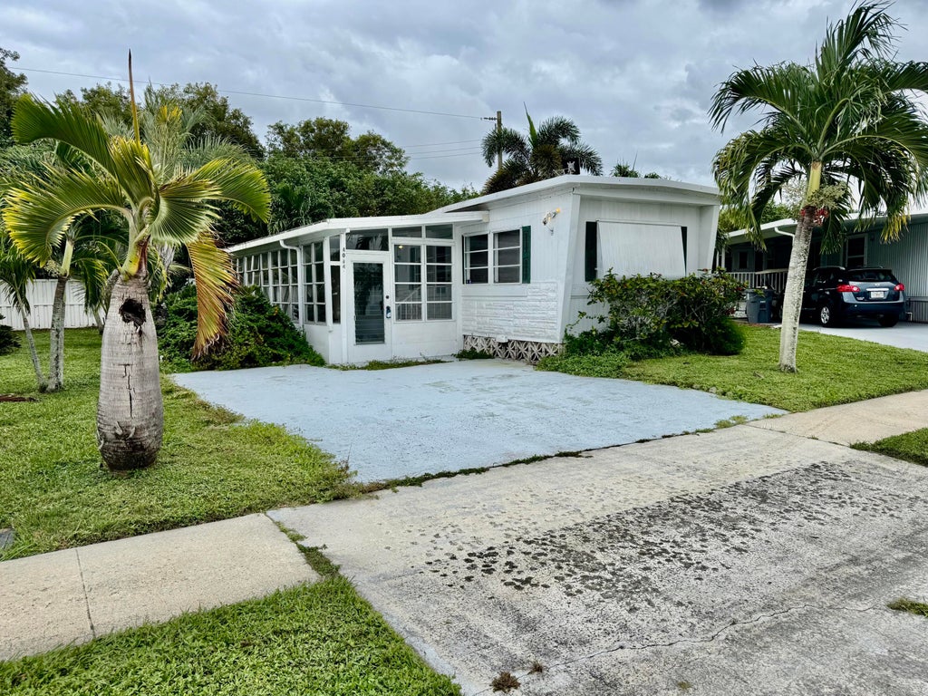 4084 Bougainvillea Rd, Boynton Beach