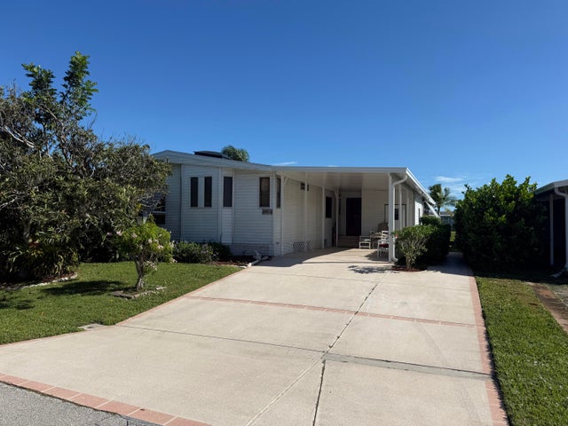 2 of 31 - 2942 Fiddlewood Circle, Port Saint Lucie, FL