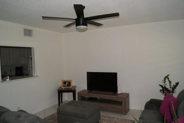 4 of 12 - 215 Sheffield #i, West Palm Beach, FL