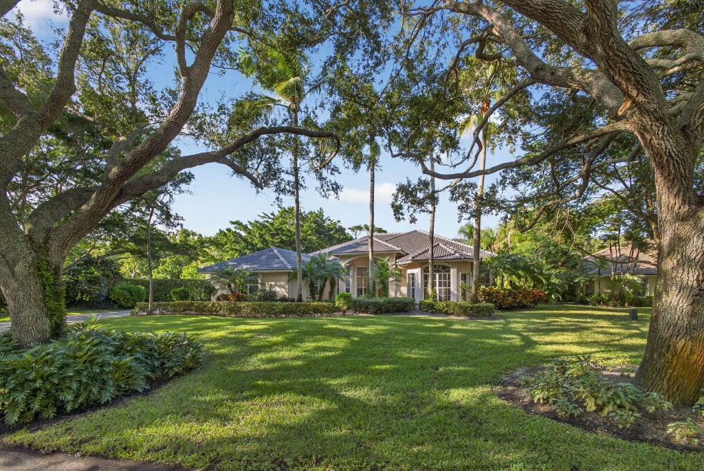 9923 Se Oak Tree Ter, Tequesta