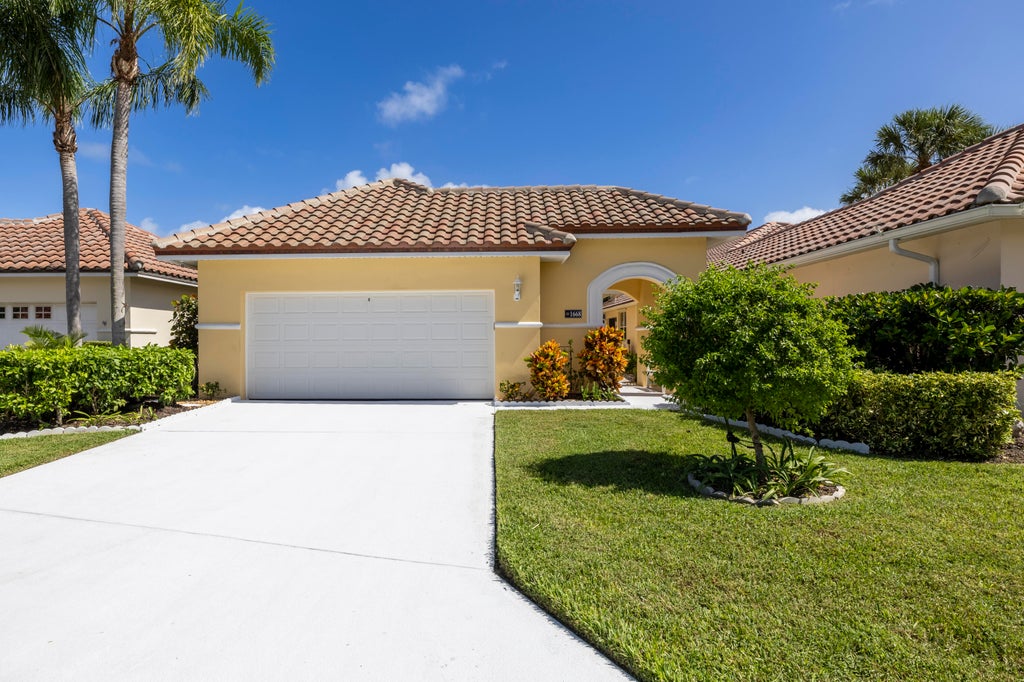 1668 Victoria Cir, Vero Beach