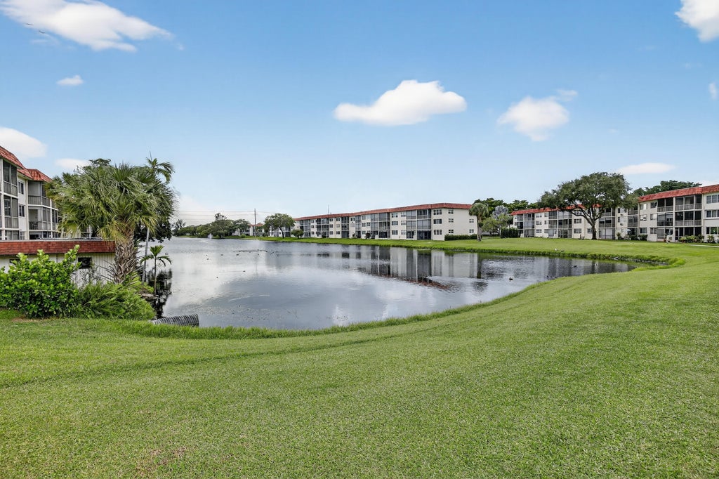 411 S Hollybrook Drive #104, Pembroke Pines