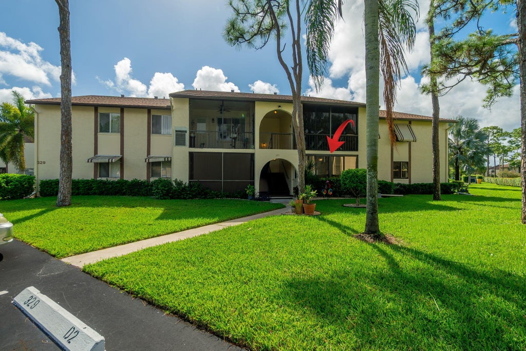 329 Knotty Pine Cir #d-1, Greenacres