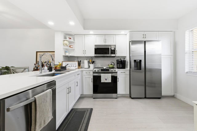 5 of 65 - 896 N Federal Highway #523, Lantana, FL