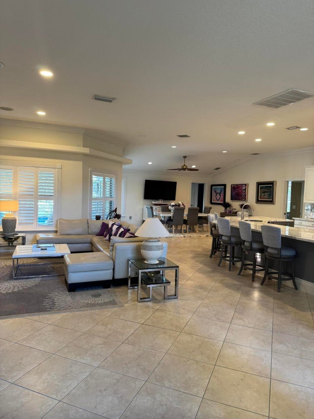 4 of 27 - 5220 Rosewood Lane, Vero Beach, FL