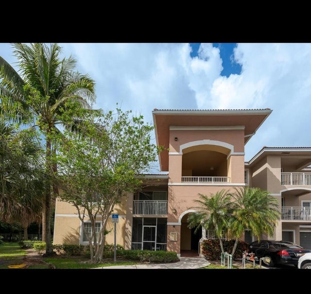 6556 Emerald Dunes Drive #207, West Palm Beach