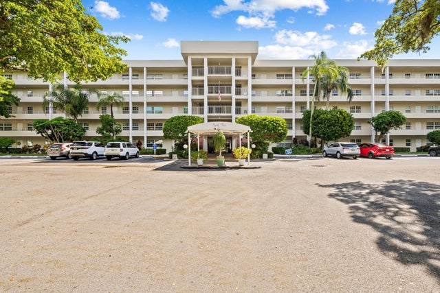 808 Cypress Boulevard #206, Pompano Beach