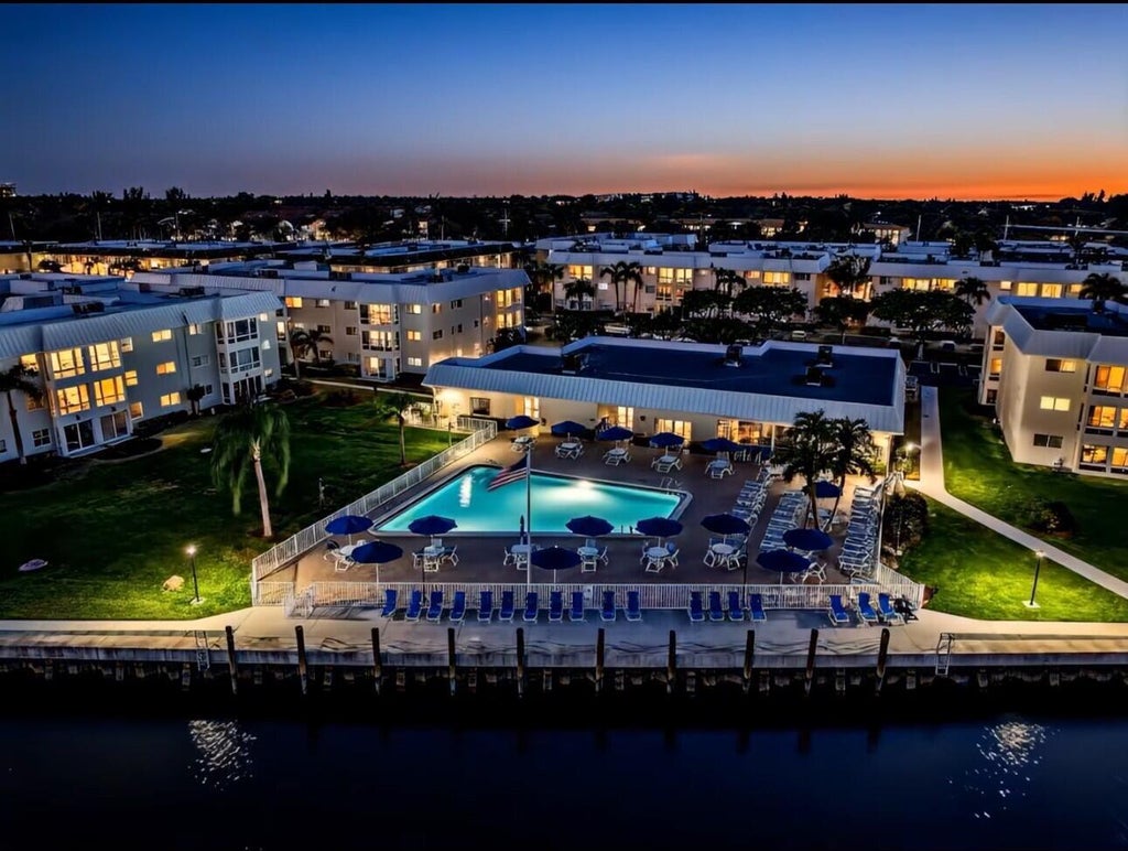 3 Colonial Club Dr #300, Boynton Beach