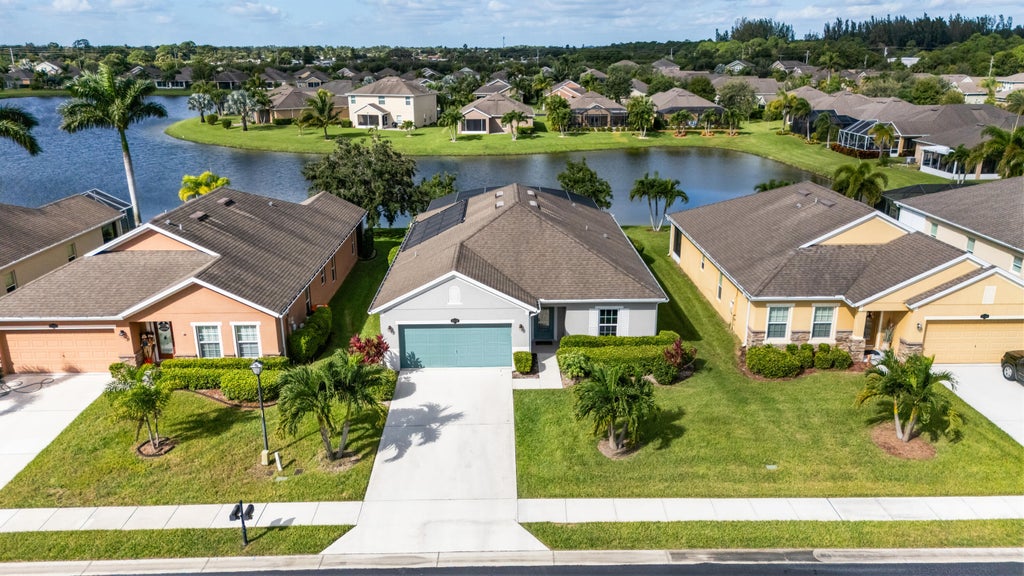 8156 Westfield Cir, Vero Beach