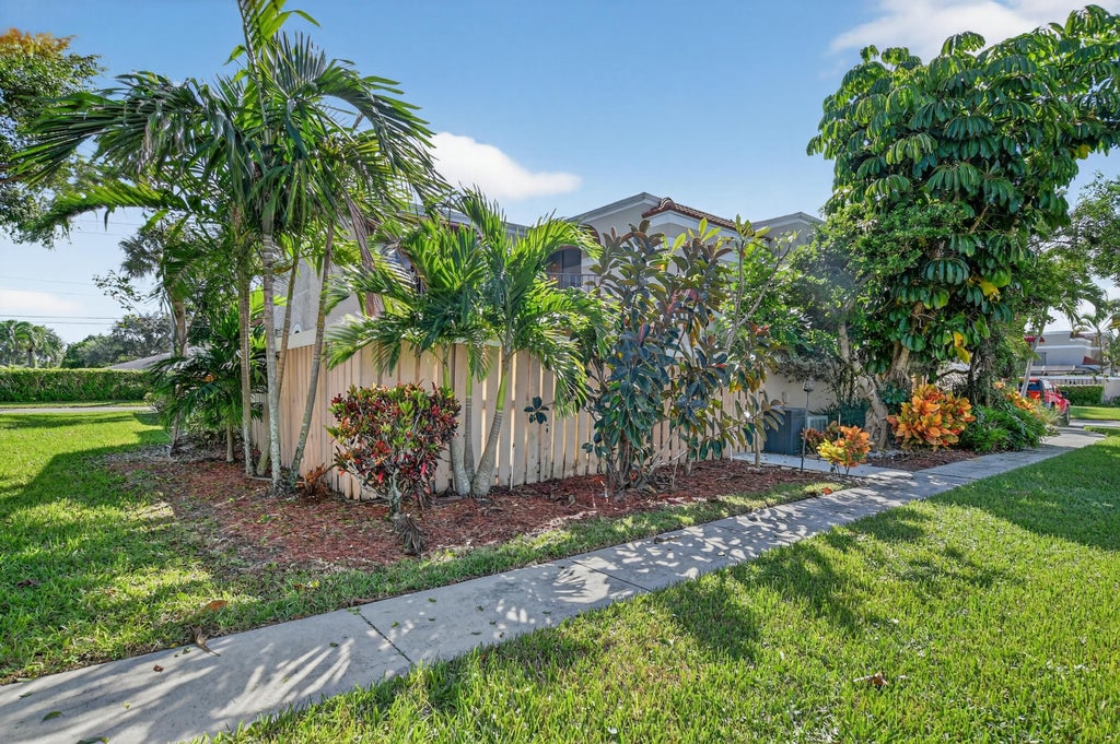 4005 Village Drive #b, Delray Beach