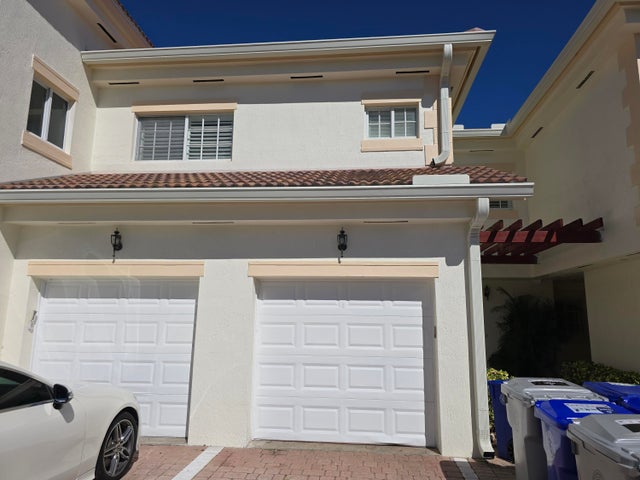 3 of 28 - 504 7th Square #103, Vero Beach, FL