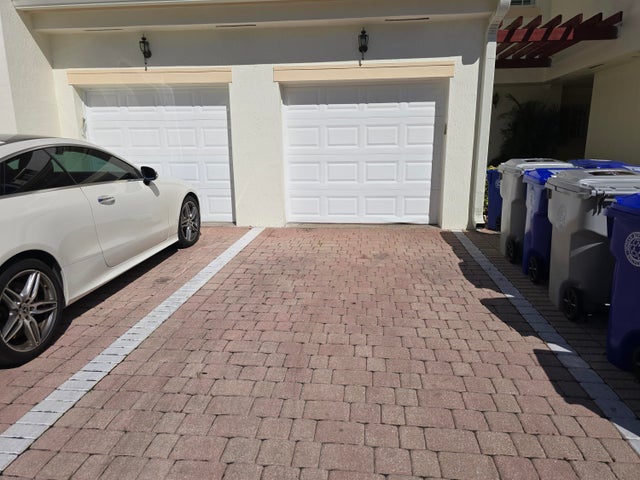 4 of 28 - 504 7th Square #103, Vero Beach, FL