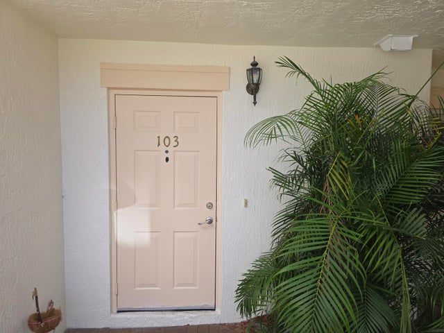 5 of 28 - 504 7th Square #103, Vero Beach, FL