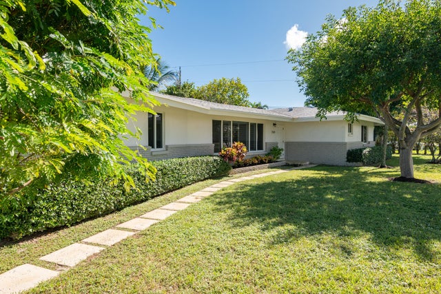 3 of 28 - 7504 Pine Tree Lane, Lake Clarke Shores, FL