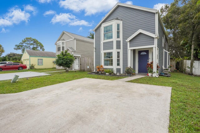 2 of 40 - 5828 Cassandra Court, West Palm Beach, FL