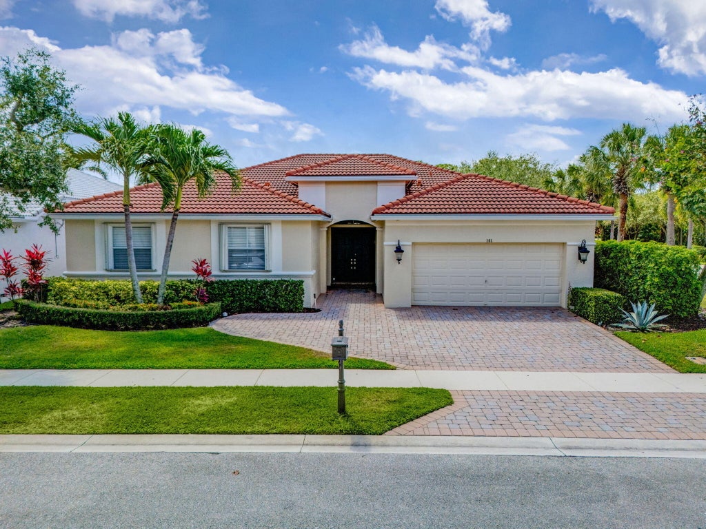 101 Sedona Way, Palm Beach Gardens