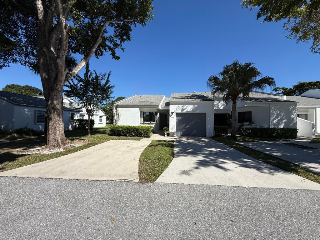 242 Par Dr, Royal Palm Beach
