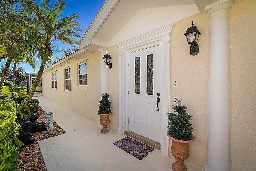 645 Hudson Bay Dr, Palm Beach Gardens