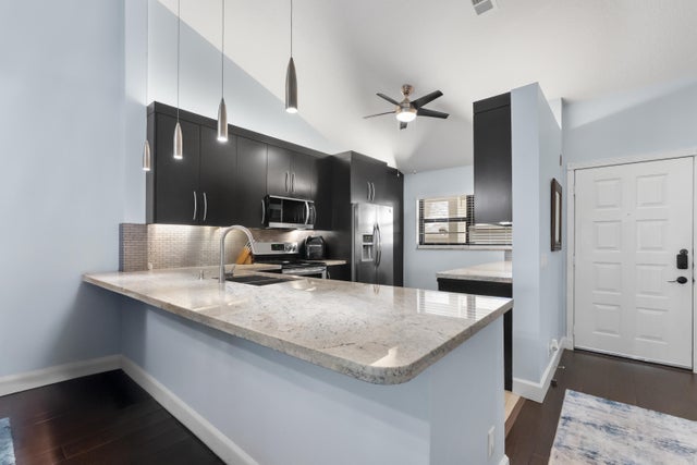 Photo of 6944 Briarlake Cir #205, Palm Beach Gardens FL