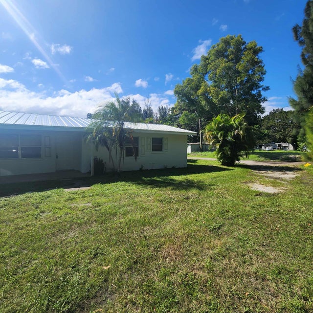 3 of 25 - 855 Se Highland Avenue, Stuart, FL