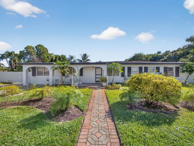 2 of 22 - 7026 Pine Tree Lane, Lake Clarke Shores, FL