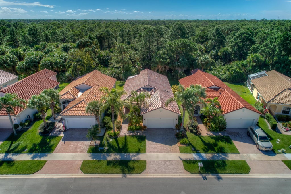 319 Nw Treeline Trce, Port Saint Lucie