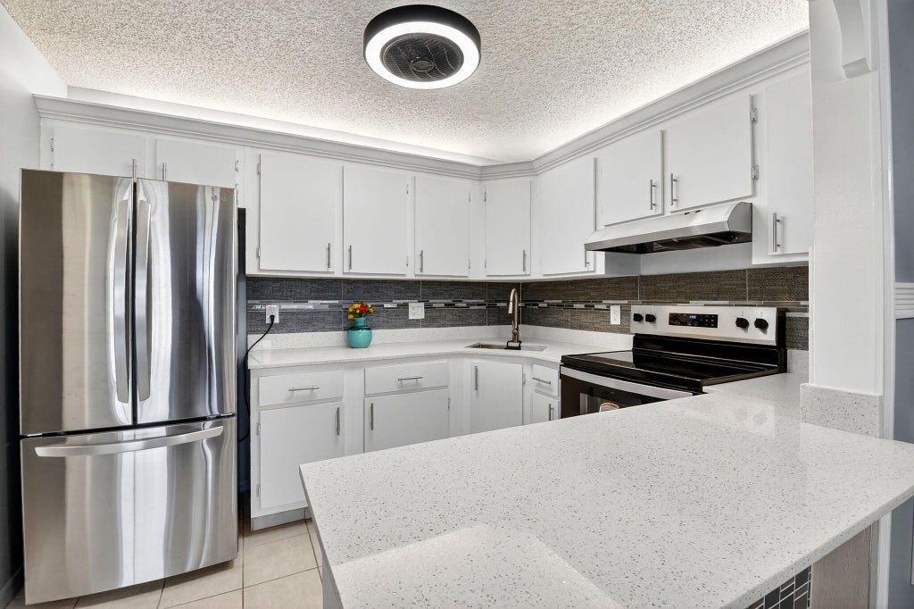 337 Knotty Pine Cir #a-2, Greenacres