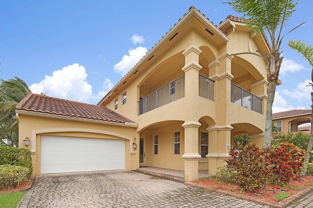 748 Cresta Cir, West Palm Beach