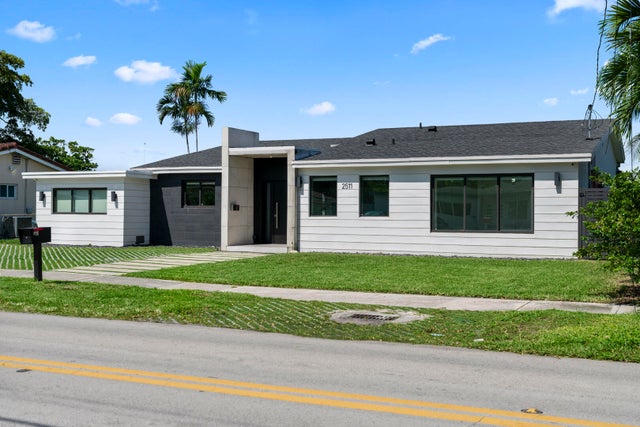 4 of 43 - 2511 Ne 209th Terrace, Miami, FL