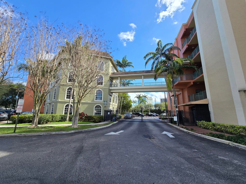 1640 Presidential Way #403, West Palm Beach