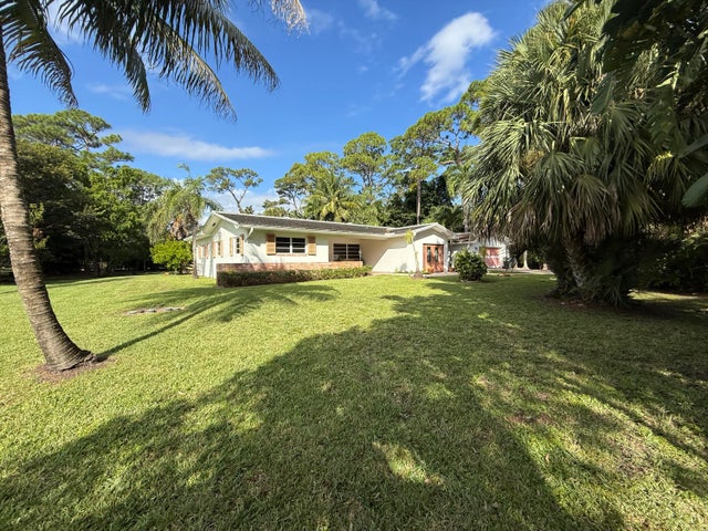 8855 N Bates Road, Palm Beach Gardens