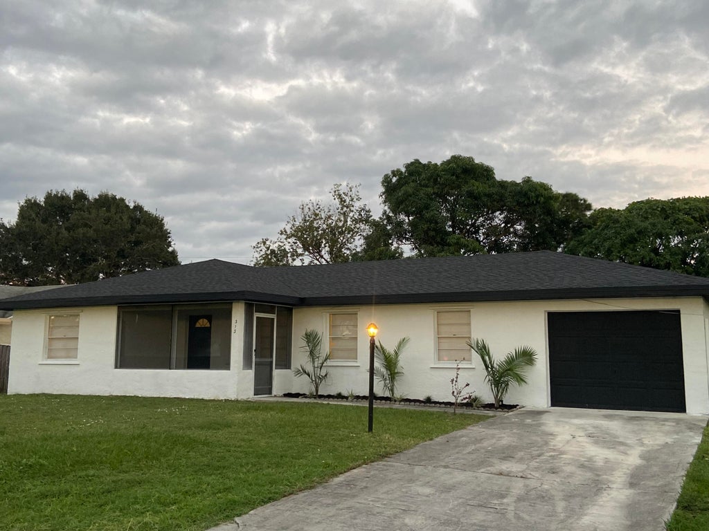 313 Nw Dorchester St, Port Saint Lucie