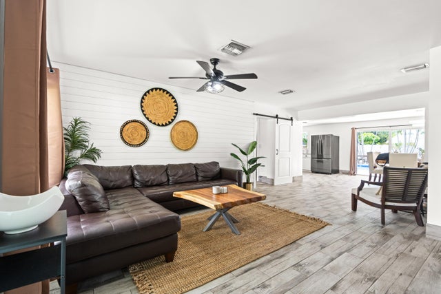 3 of 23 - 19165 Se Homewood Avenue, Tequesta, FL