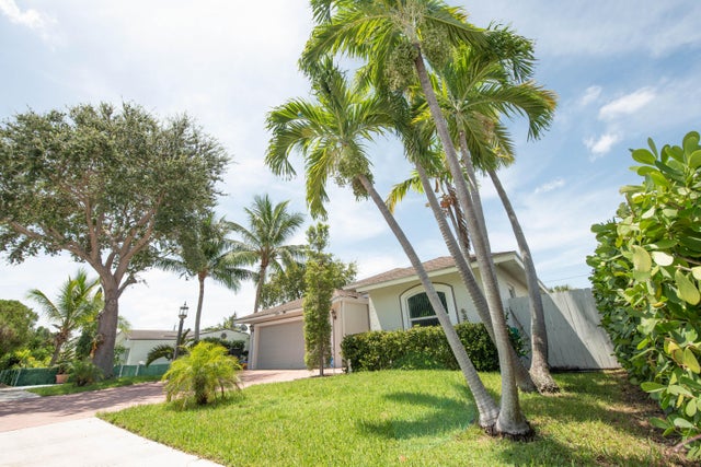 3 of 28 - 1501 N Palmway, Lake Worth, FL