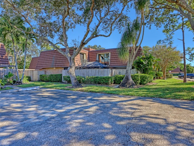 2 of 37 - 1415 14th Lane, Palm Beach Gardens, FL