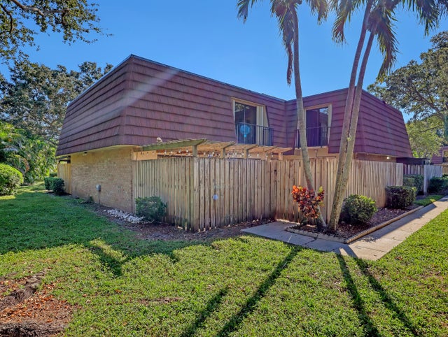 4 of 37 - 1415 14th Lane, Palm Beach Gardens, FL