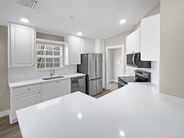 Photo of Listing #RX-11136715