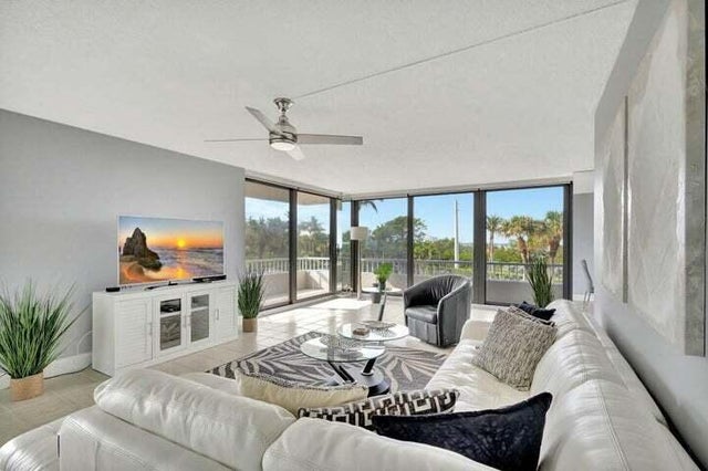 4 of 55 - 5550 N Ocean Drive #2b, Singer Island, FL