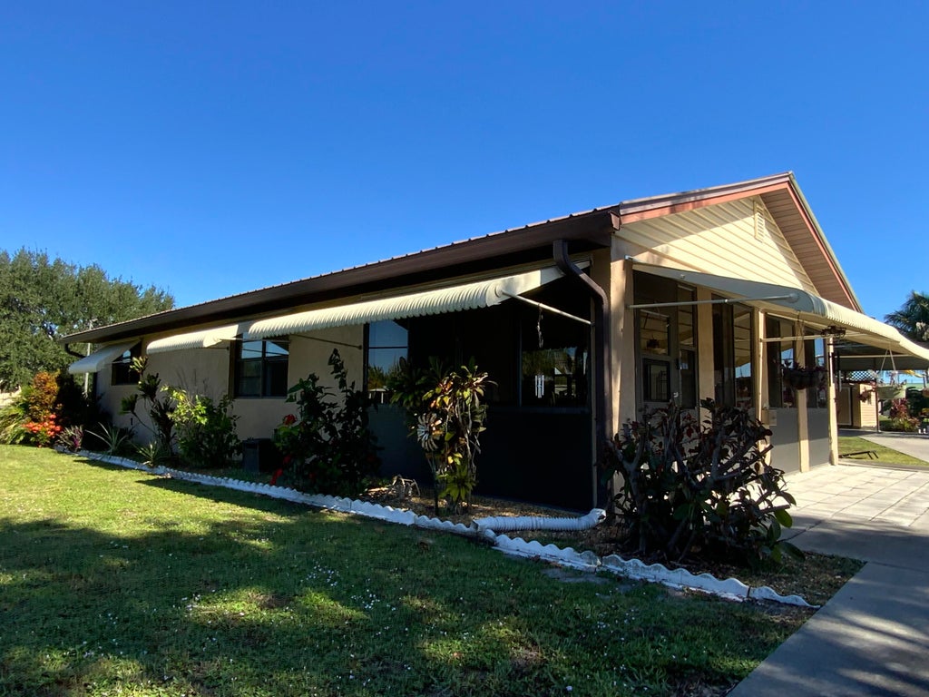 1095 Chobee Loop, Okeechobee