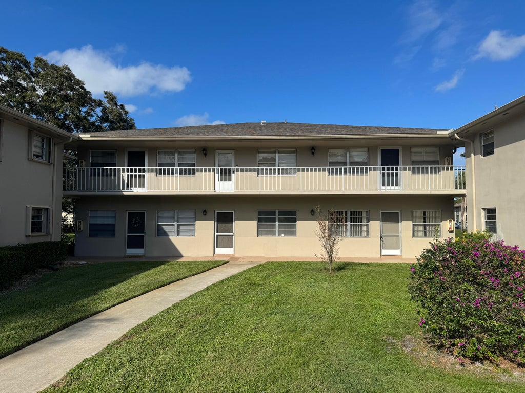 28 Lake Vista Trl #105, Port Saint Lucie