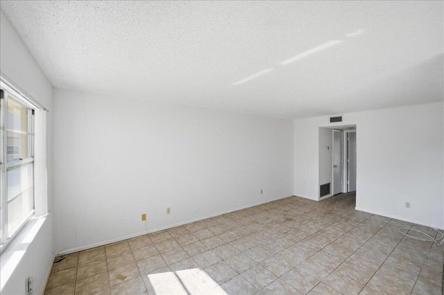 4 of 26 - 28 Lake Vista Trail #105, Port Saint Lucie, FL